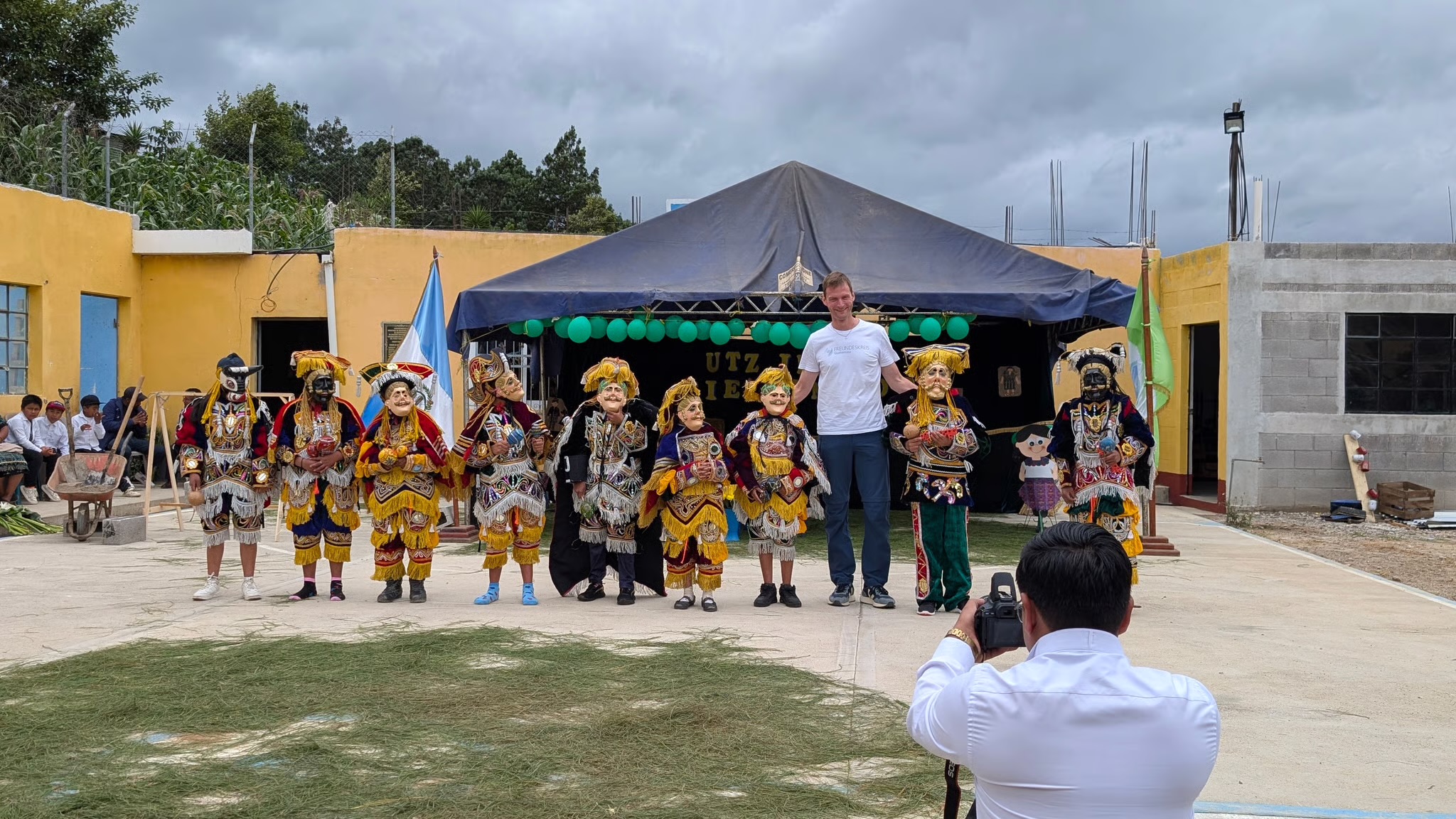 Aufführung bei Schulerweiterung in La Guadalupana
